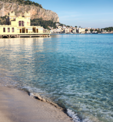 Il mare di Palermo, un abbraccio che non finisce mai
